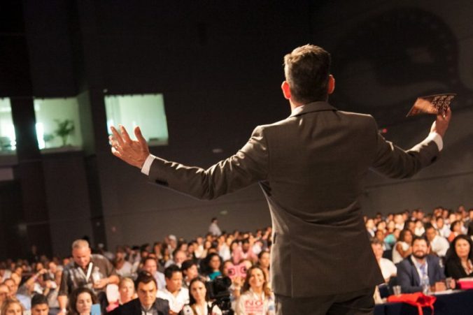Motivational speaker e1761069389252